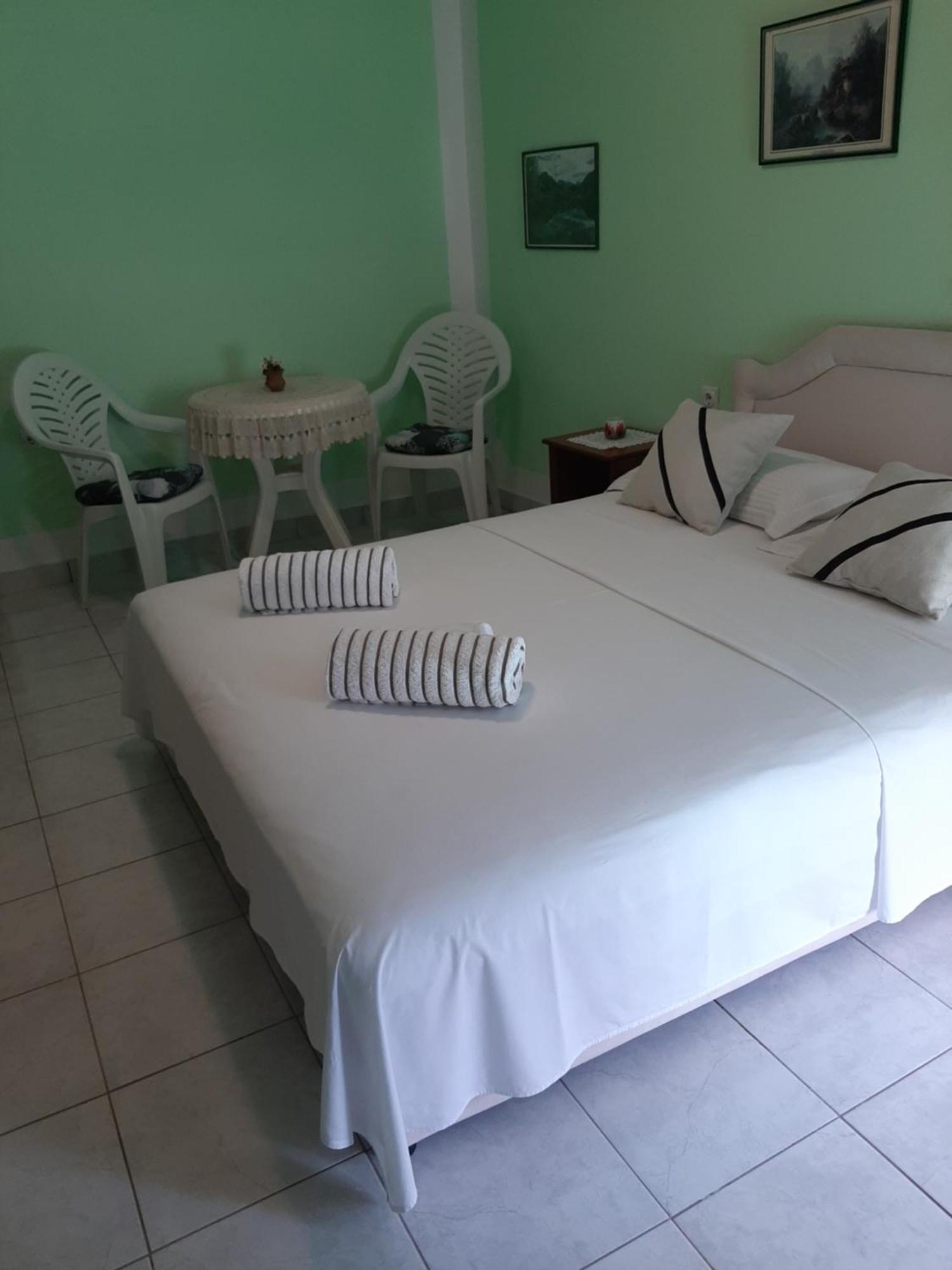 Guest House Aldin Ulcinj Ngoại thất bức ảnh