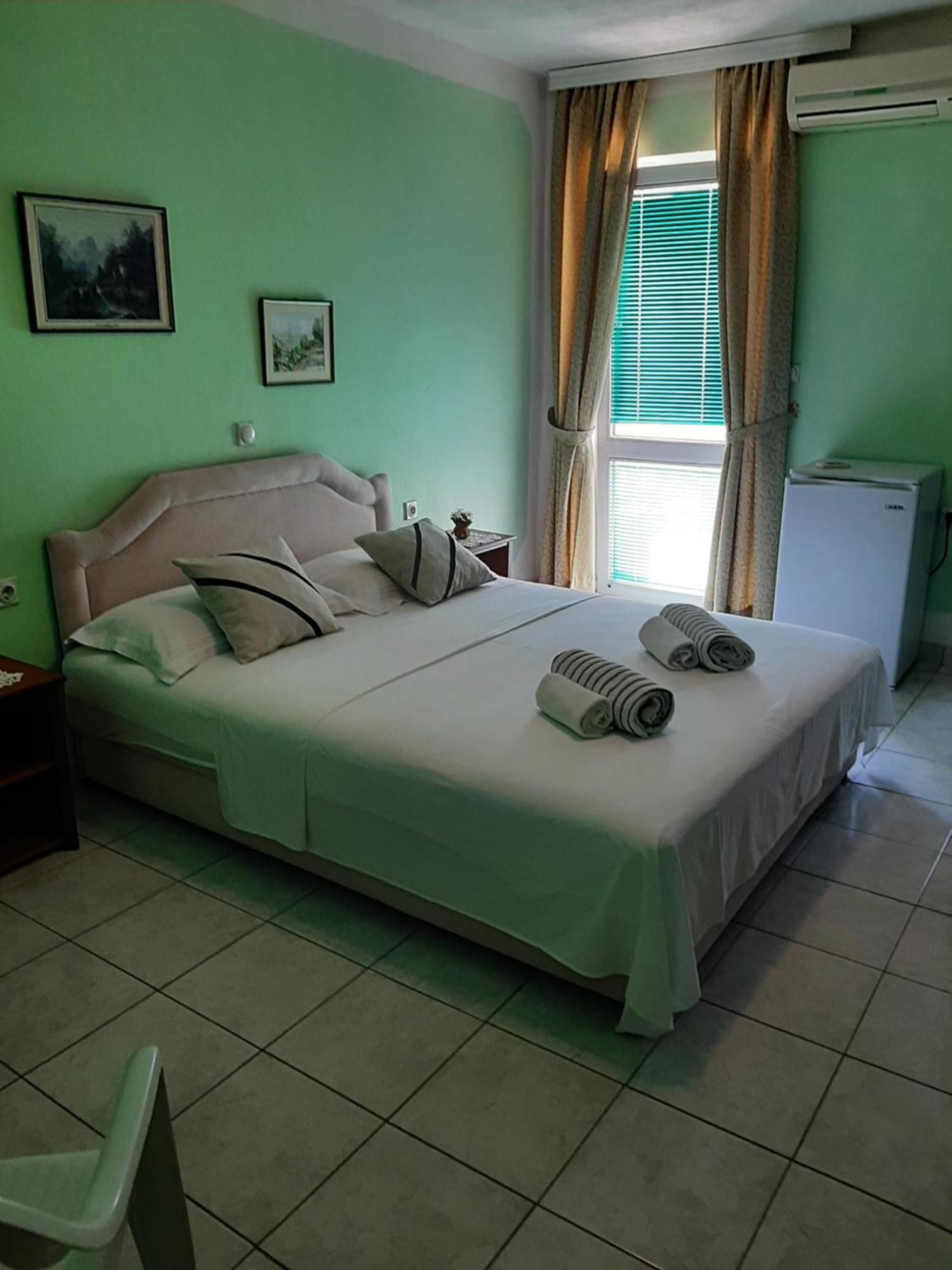 Guest House Aldin Ulcinj Ngoại thất bức ảnh