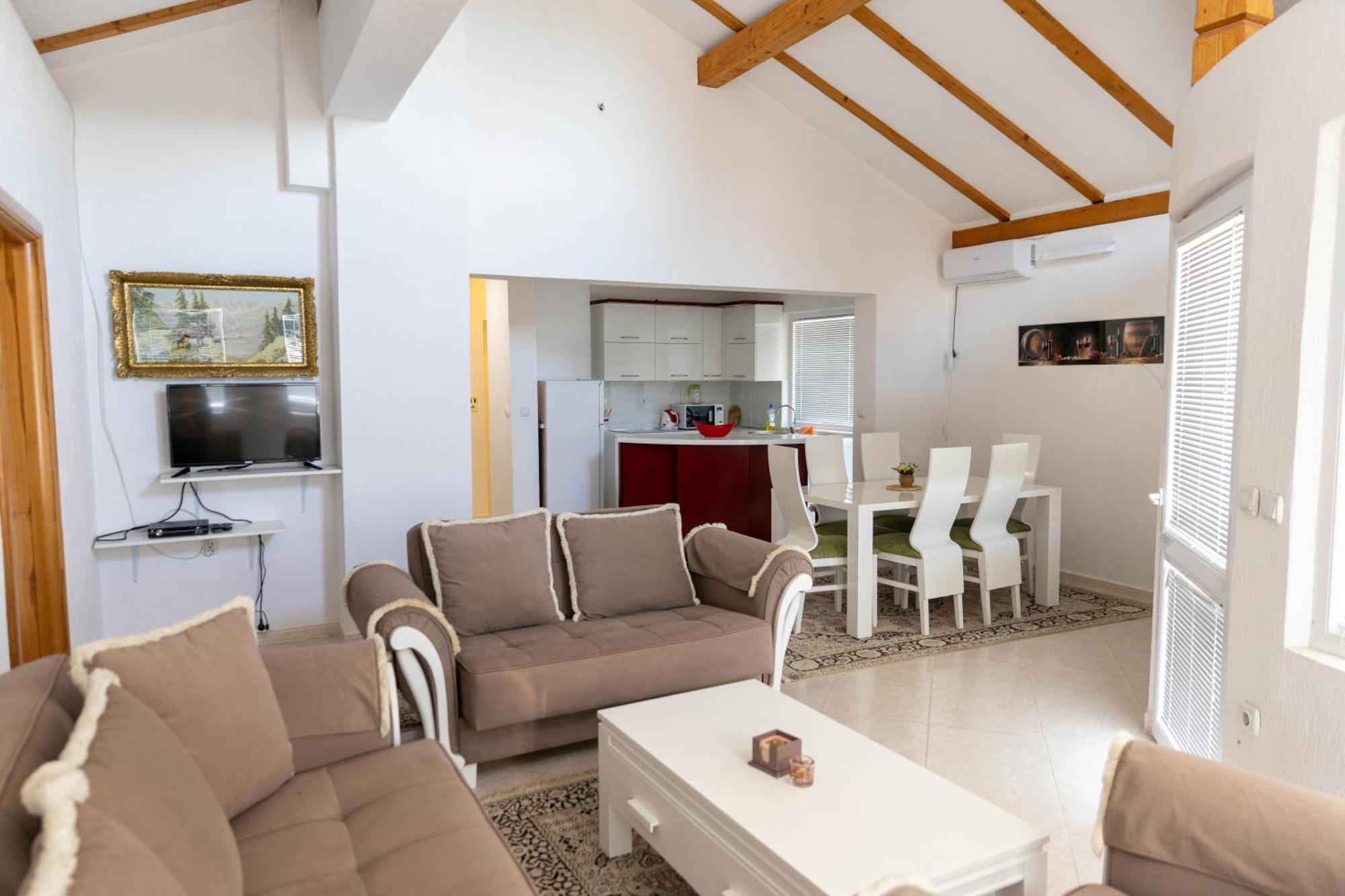 Guest House Aldin Ulcinj Ngoại thất bức ảnh
