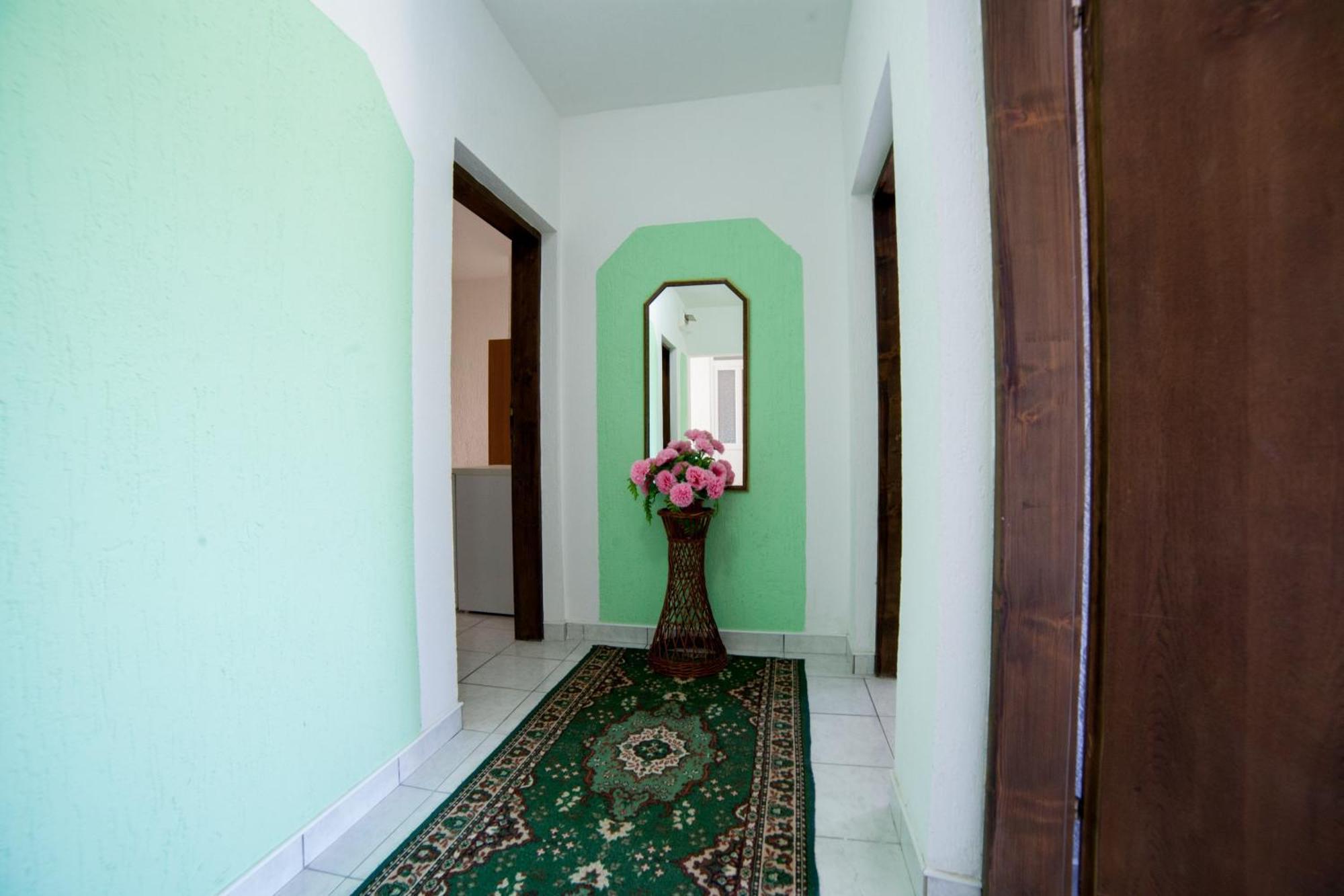 Guest House Aldin Ulcinj Ngoại thất bức ảnh