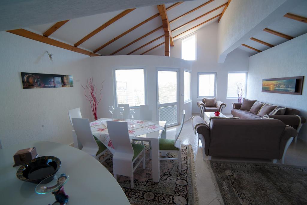 Guest House Aldin Ulcinj Ngoại thất bức ảnh