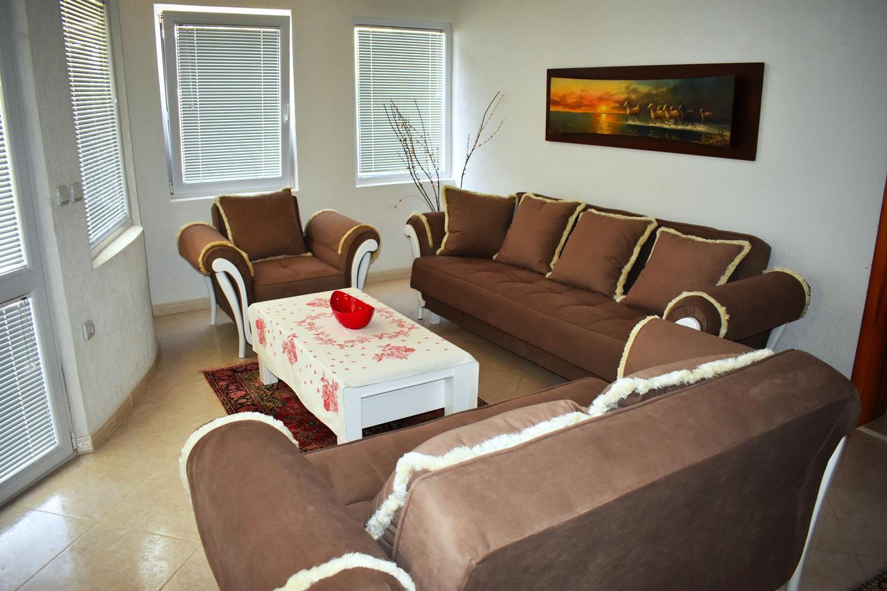Guest House Aldin Ulcinj Ngoại thất bức ảnh